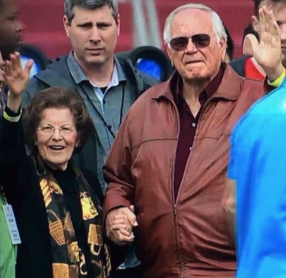 Joy Dawson and Loren Cunningham waving