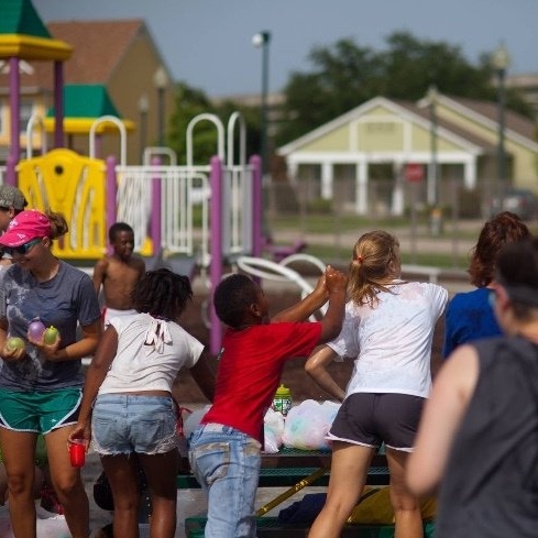 ywam-tyler-missionary-nola-water-baloons-870883-edited